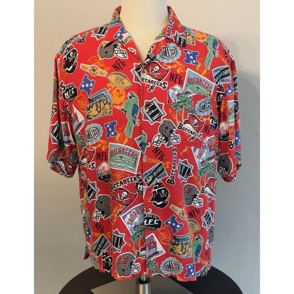 Tampa Bay Buccaneers Red AOP Hawaiian Style Camp Shirt Y2K NFL Fan Gear Sz Large